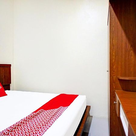 Oyo 94105 P&G Guest House Medan Buitenkant foto